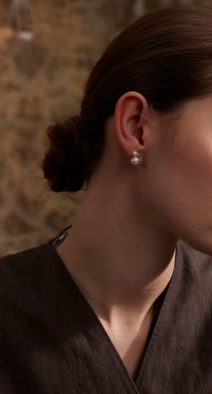 Elise Pearl Studs