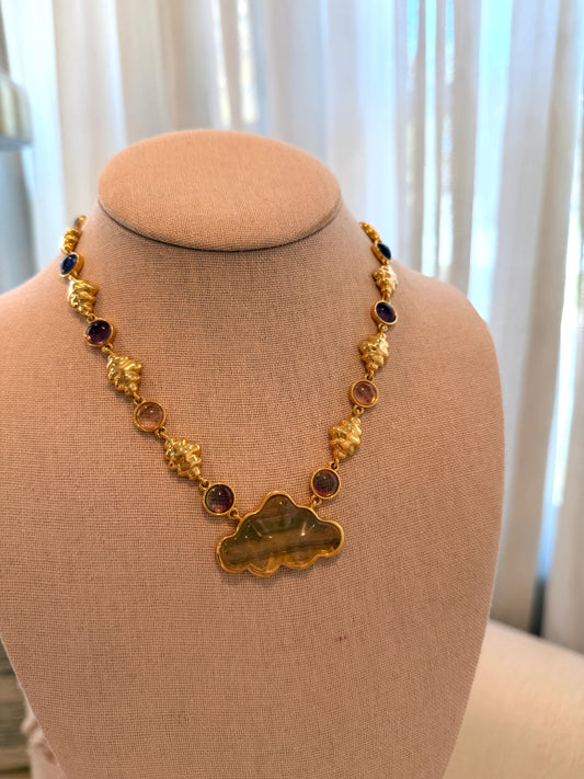 Nuven Necklace