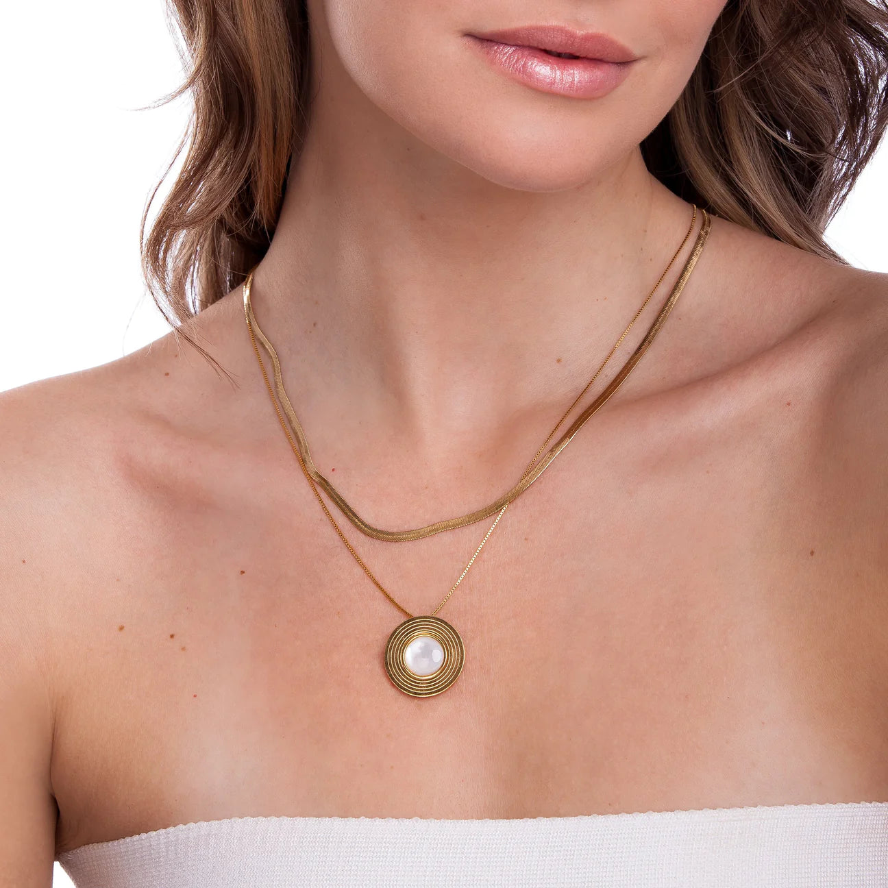 Gem disk necklace